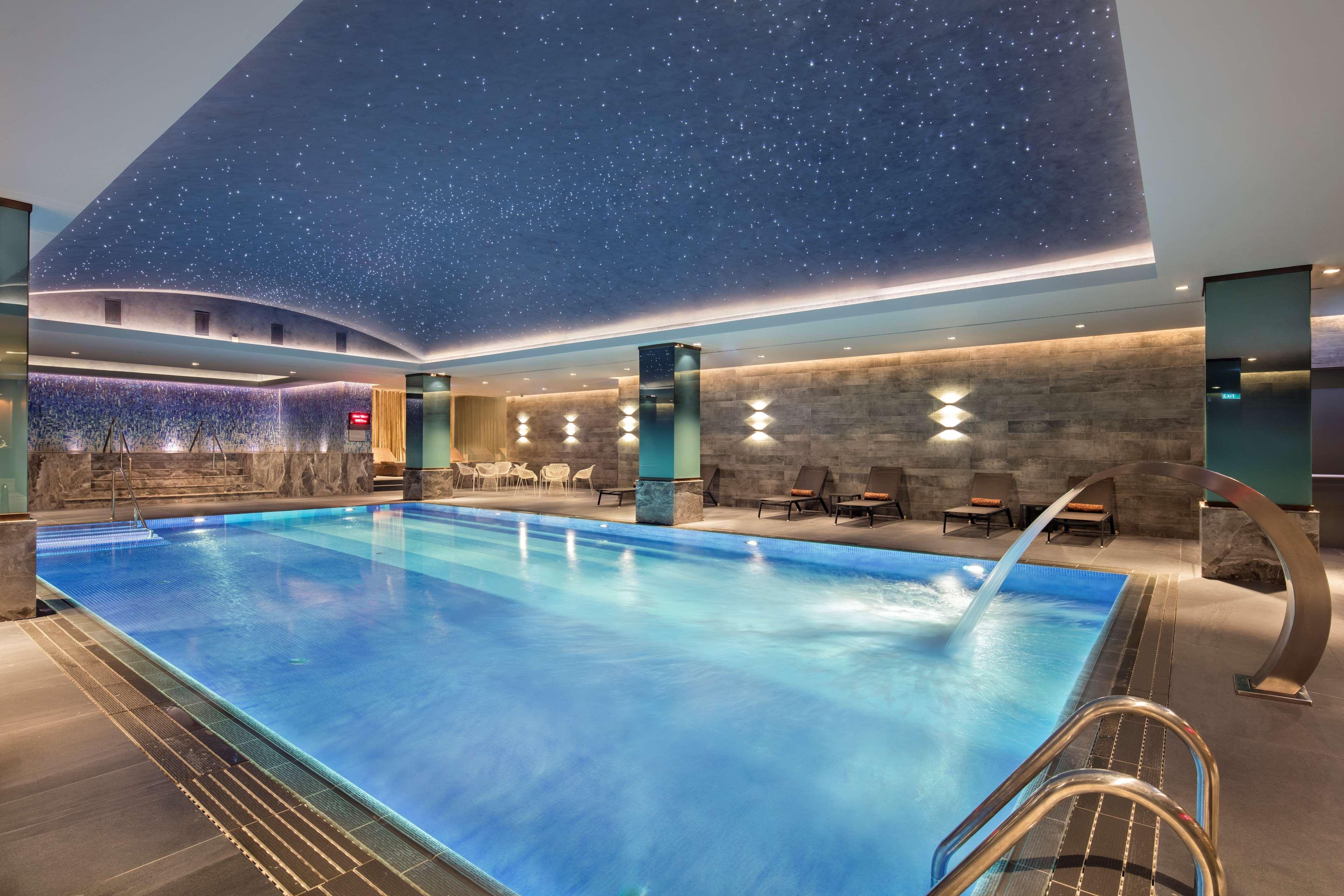 Doubletree By Hilton Skopje Hotel Luaran gambar The pool at the hotel