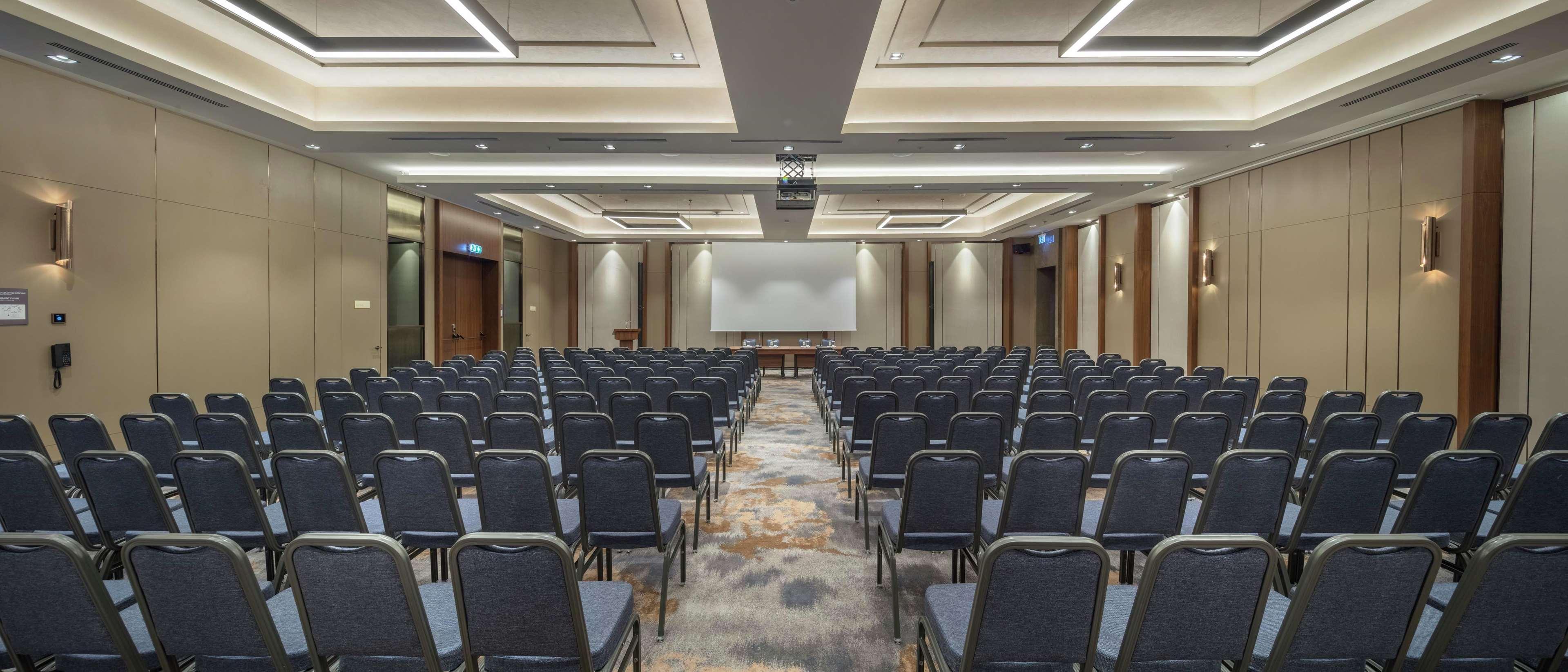 Doubletree By Hilton Skopje Hotel Luaran gambar The ballroom