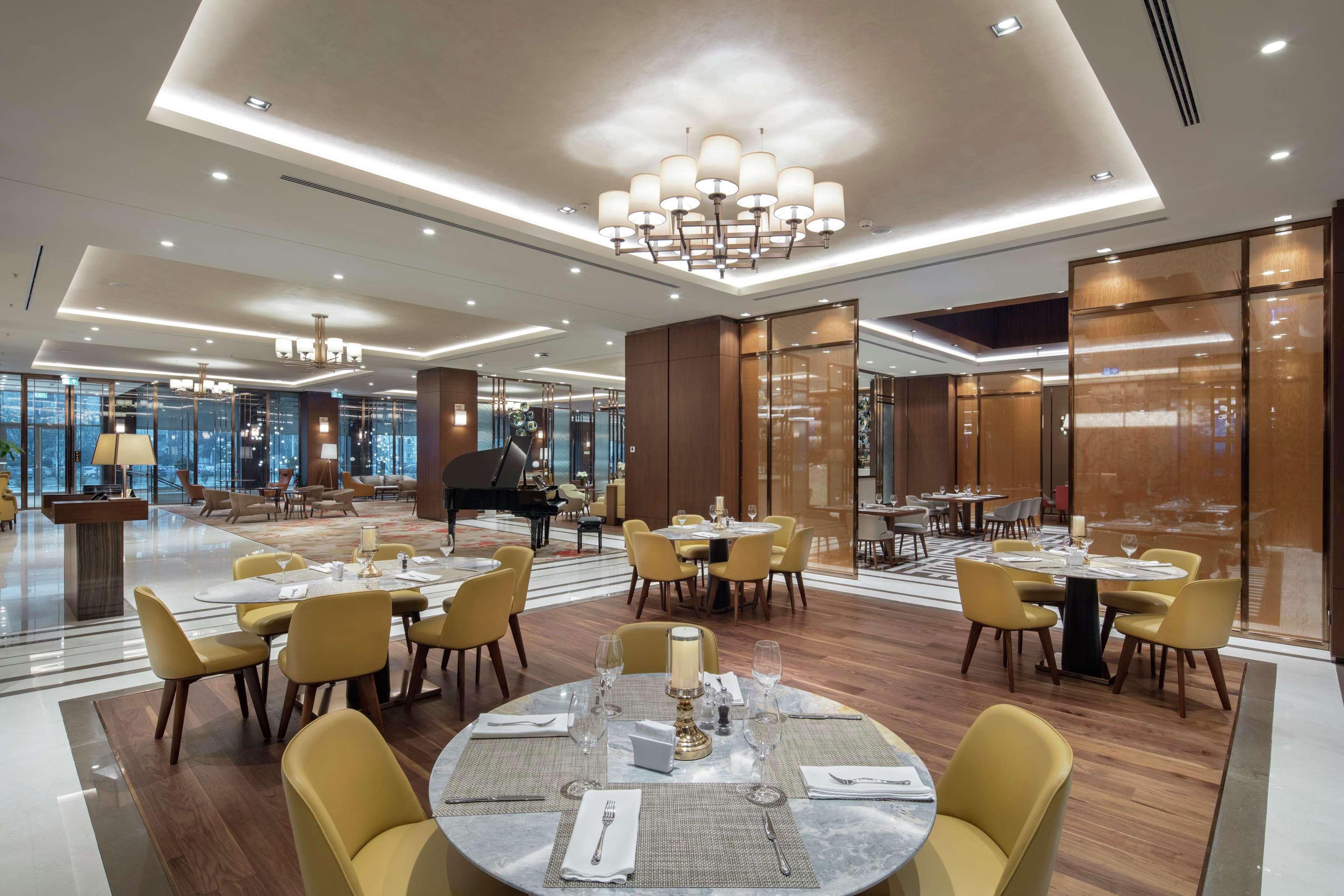 Doubletree By Hilton Skopje Hotel Luaran gambar The restaurant