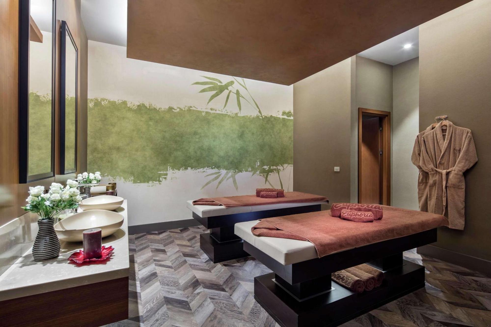 Doubletree By Hilton Skopje Hotel Luaran gambar Spa at the hotel