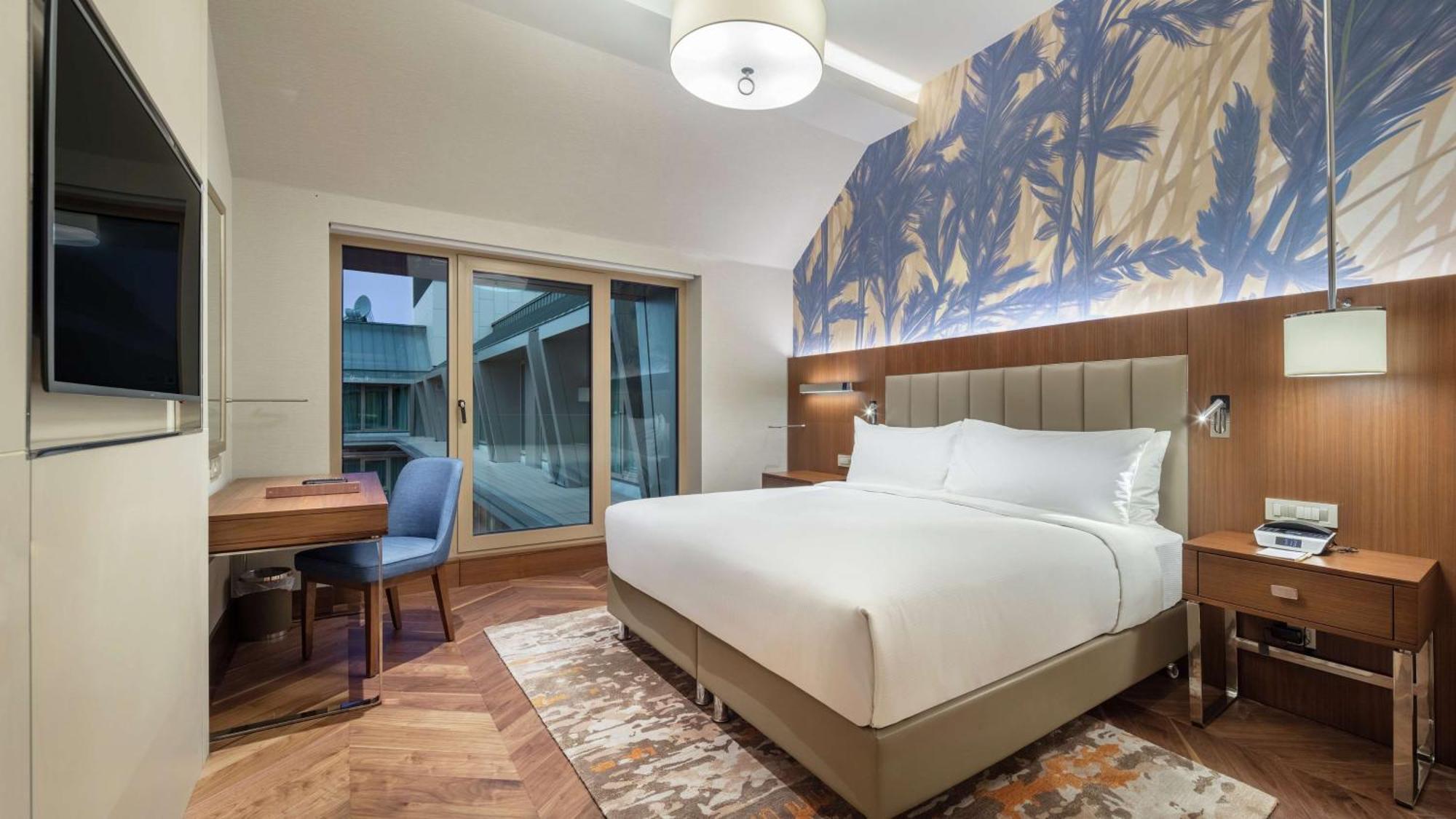 Doubletree By Hilton Skopje Hotel Luaran gambar A bedroom at the hotel
