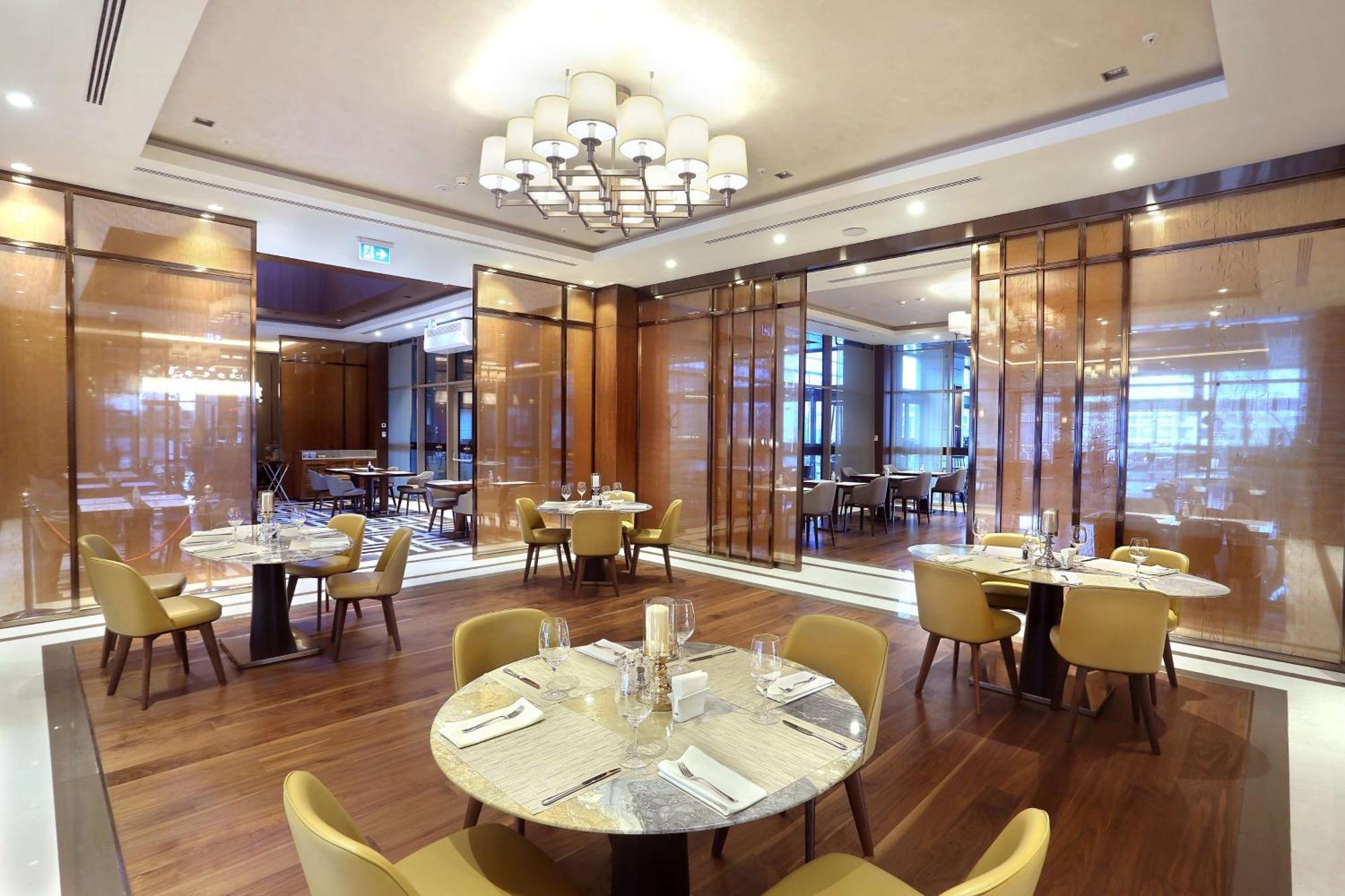Doubletree By Hilton Skopje Hotel Luaran gambar The restaurant