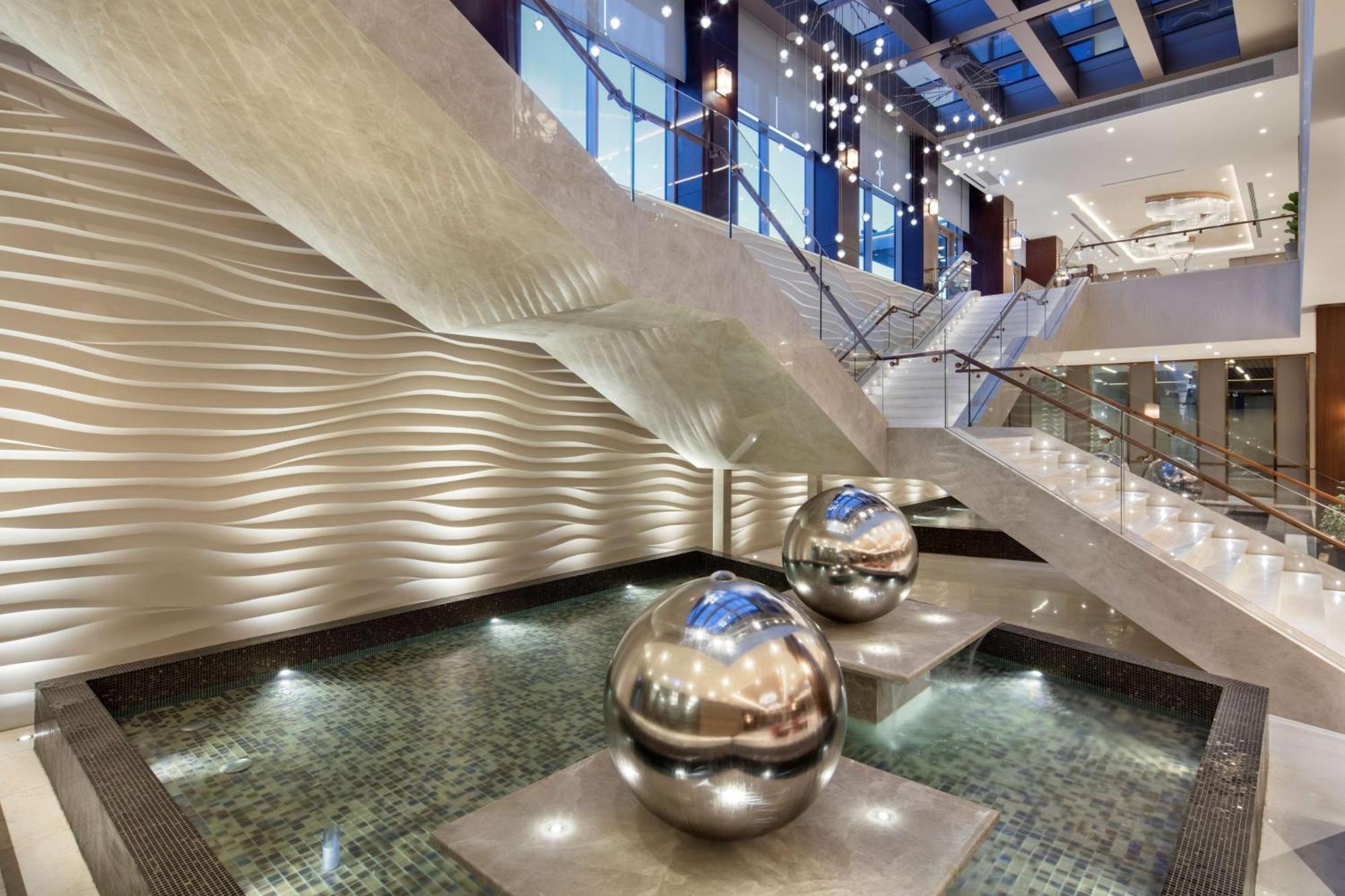 Doubletree By Hilton Skopje Hotel Luaran gambar The interior of the hotel
